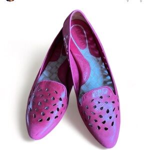 Born 8.5 leather flats